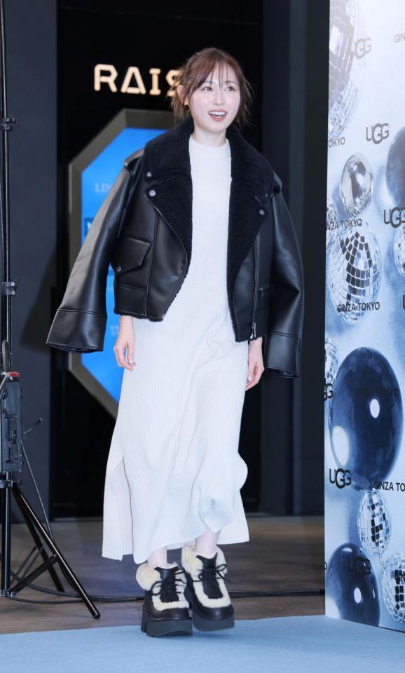 　登壇する福原遥（撮影・棚橋慶太）