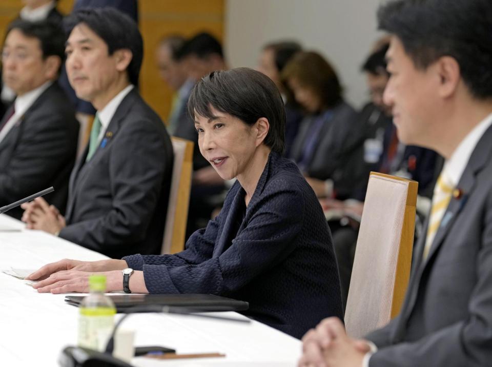 　経済財政諮問会議であいさつする高市首相