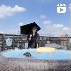 自宅のルーフバルコニーにはプールが。吉木りさのインスタグラム＠ｒｉｓａｙｏｓｈｉｋｉ０７２７より 