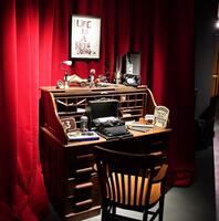 　ジョニー・デップ没入型アート展に展示された作品（撮影・開出牧）