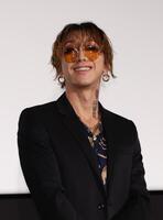 　舞台あいさつに登場した渋谷龍太（撮影・佐々木彰尚）