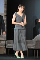 　登壇する東原亜希（撮影・堀内翔）