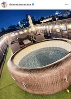 自宅のルーフバルコニーが高級ホテルみたい！和田正人のインスタグラム＠ｄａａａａａａｗａａａａａａ（７月２５日付）より 