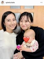 山本雪乃アナ（右）と。加藤シルビアのインスタグラム＠ｓｙｌｗｉａ．ｋａｔｏより