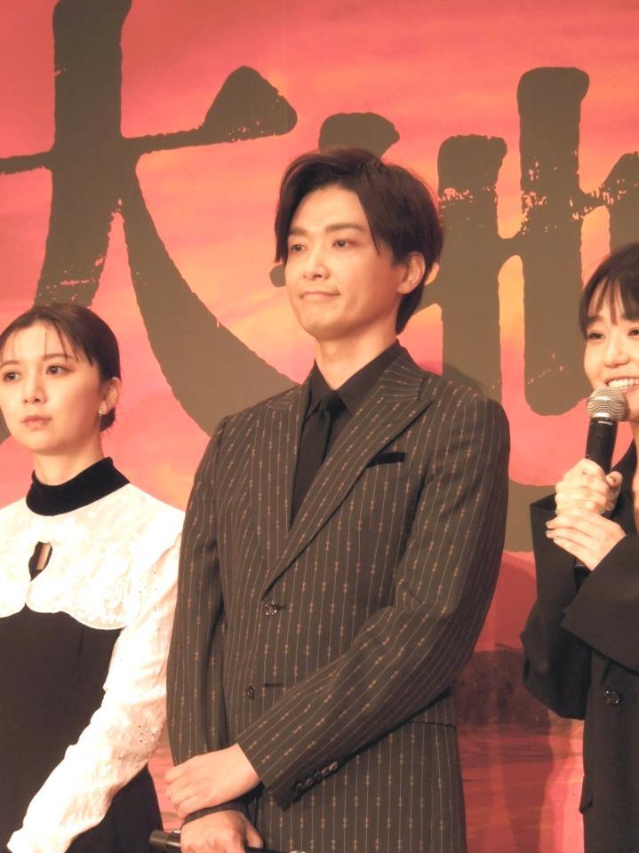 　品川プリンスホテルで行われた明治座「大地の子」製作発表会に参加した俳優の井上芳雄