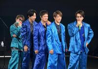 　ＭＣで仲の良さを見せるＳＵＰＥＲ　ＥＩＧＨＴの（左から）安田章大、横山裕、丸山隆平、村上信五、大倉忠義（撮影・伊藤笙子）