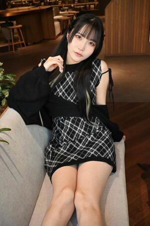 　１ｓｔ写真集「芽色－めいろ－」を発売した伊織芽衣（撮影＝野木原晃一）