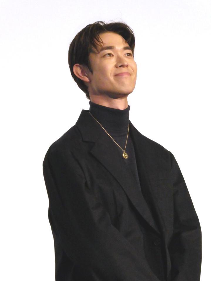 　舞台あいさつに登壇した宮沢氷魚