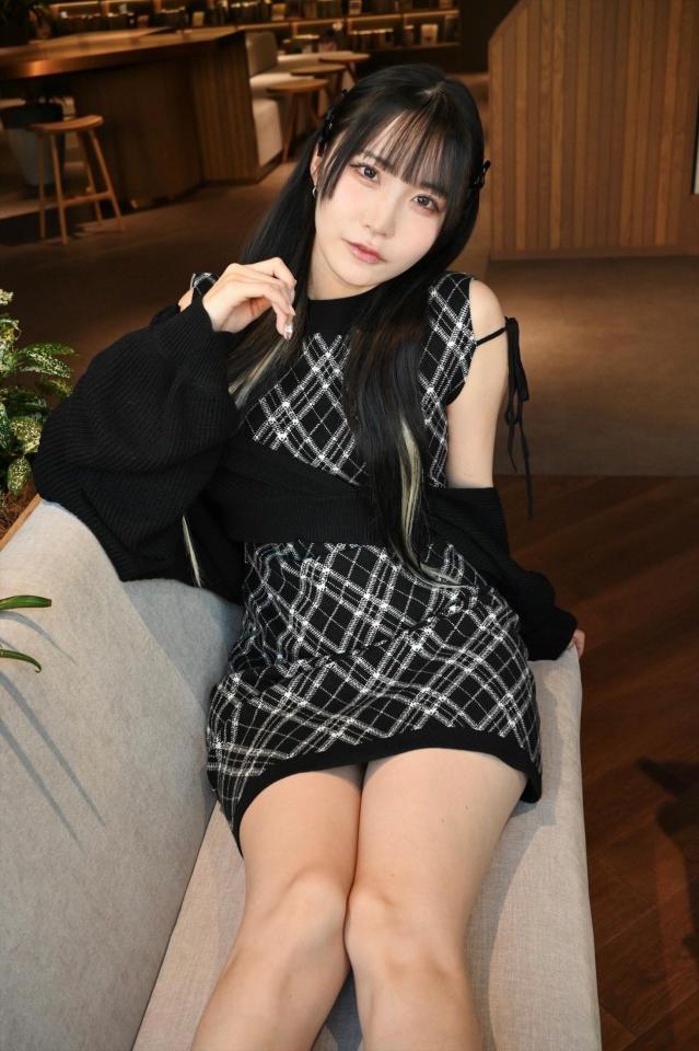 　１ｓｔ写真集「芽色－めいろ－」を発売した伊織芽衣（撮影＝野木原晃一）