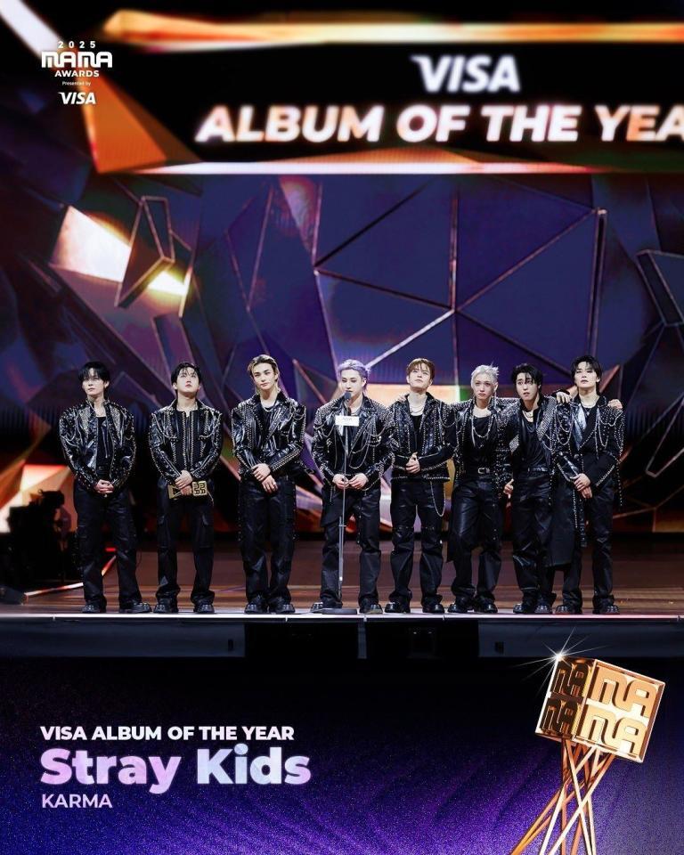 ＭＡＭＡ　ＡＷＡＲＤＳの公式Ｘ＠ＭｎｅｔＭＡＭＡより　Ｖｉｓａ年間最優秀アルバム賞を受賞したＳｔｒａｙ　Ｋｉｄｓ