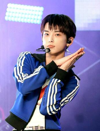 　熱いパフォーマンスを見せる＆ＴＥＡＭのＨＡＲＵＡ（撮影・佐々木彰尚）