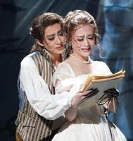 　星空美咲（右）との恋物語を描く永久輝せあ