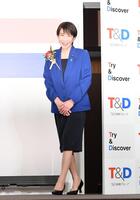 　新語・流行語大賞　発表・表彰式に笑顔で登場した高市早苗首相（撮影・開出牧）