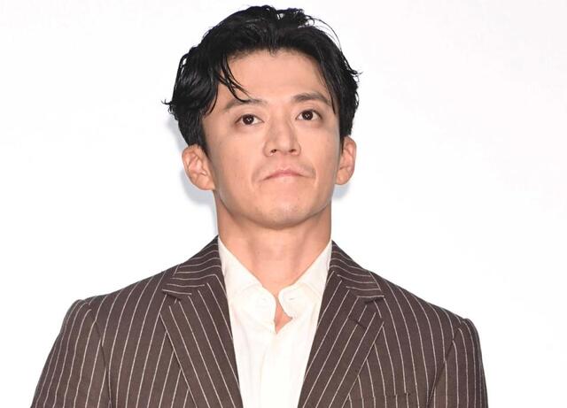 来年大河の信長「黒小栗旬」のサインに騒然「アウトの方」「シンプル