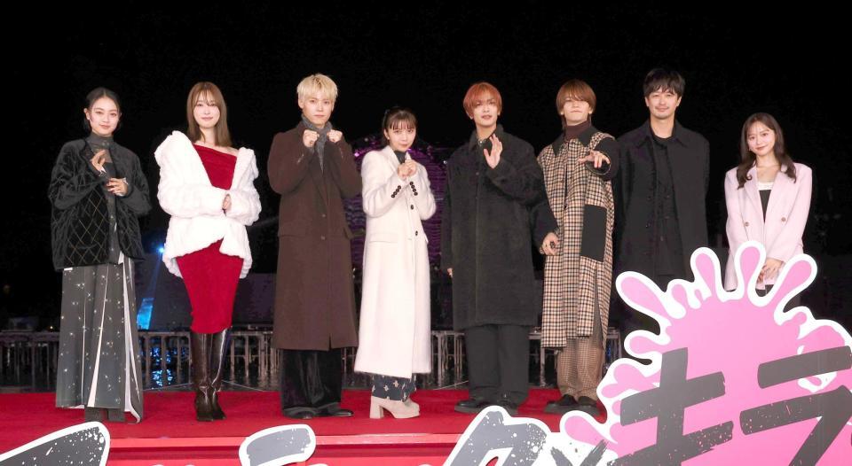 　（左から）上坂樹里、高橋ひかる、木村柾哉、上白石萌歌、高橋恭平、中島颯太、竹財輝之助、森香澄（撮影・佐々木彰尚）