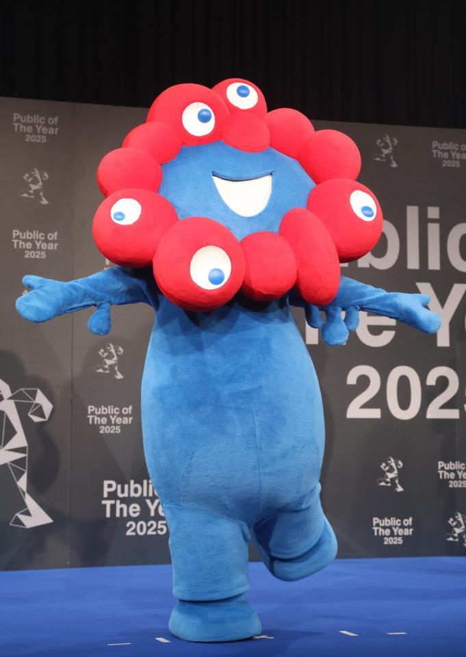 　授賞式に出席したミャクミャク（撮影・佐々木彰尚）