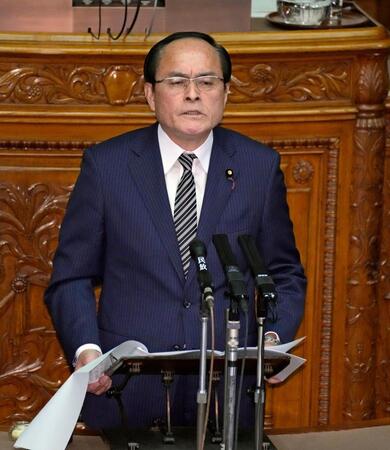 　参院本会議で質問する立憲民主党の吉田忠智氏＝３日午前