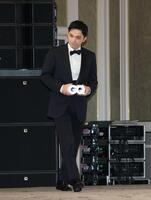 　登壇する吉沢亮（撮影・石井剣太郎）