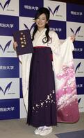 明治大学を卒業した北川景子＝２００９年３月
