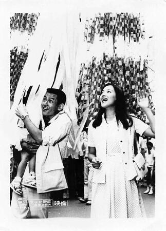 　「トラック野郎　御意見無用」でヒロインを務めた中島ゆたかさん（右）