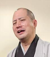　取材に応じる春風亭一之輔