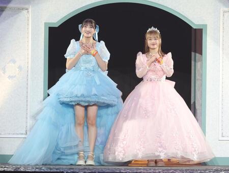 　卒業しファンに別れを告げるモーニング娘。’２５の羽賀朱音（左）と横山玲奈（撮影・金田祐二）