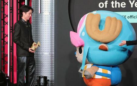 　チョッパーを見つめる田中樹