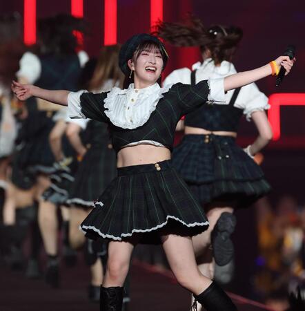 　卒業スペシャルで熱唱するモーニング娘。’２５の羽賀朱音（撮影・金田祐二）