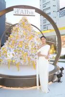 　ポーズを決めるＫōｋｉ，（撮影・佐々木彰尚）