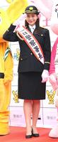 　一日警察署長を務めた野崎萌香