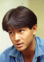 　吉田栄作＝９０年１０月