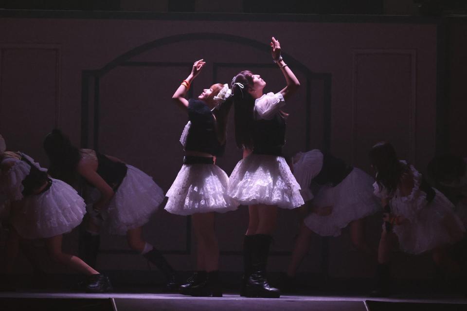 　卒業スペシャルでスポットが当てられるモーニング娘。’２５の羽賀朱音（右）と横山玲奈（左）＝撮影・金田祐二