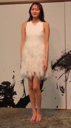 　初の写真集「ｓｈｉ～。」の発売記念イベントを行った加藤栞