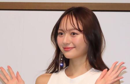 　写真集「ｓｈｉ～。」の発売記念イベントを行った加藤栞