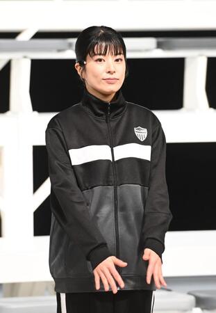 　会見に登場したさとうほなみ（撮影・園田高夫）