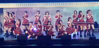 　ライブを盛り上げるＡＫＢ４８