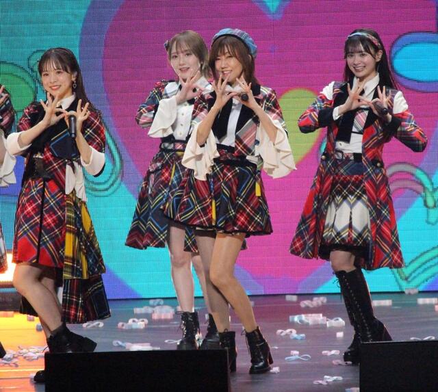 松本伊代が武道館降臨 AKB公演登場