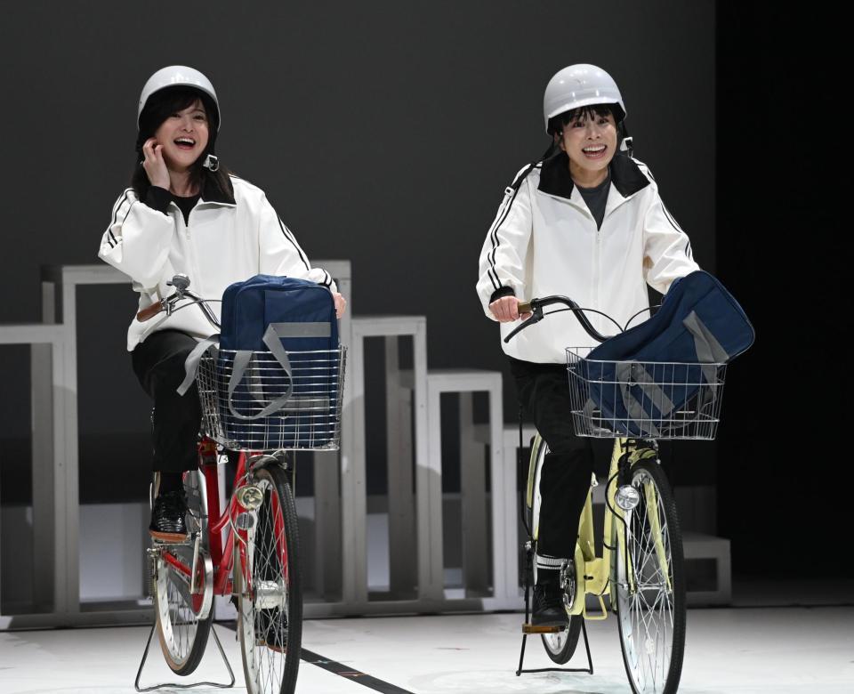 　回想シーンを熱演する吉高由里子（左）とさとうほなみ（撮影・園田高夫）