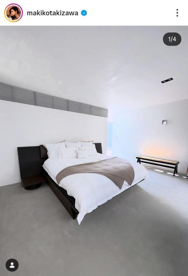 　主寝室。滝沢眞規子のインスタグラム＠ｍａｋｉｋｏｔａｋｉｚａｗａより 
