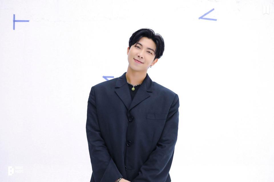　ＢＴＳの公式Ｆａｃｅｂｏｏｋより　リーダーのＲＭ