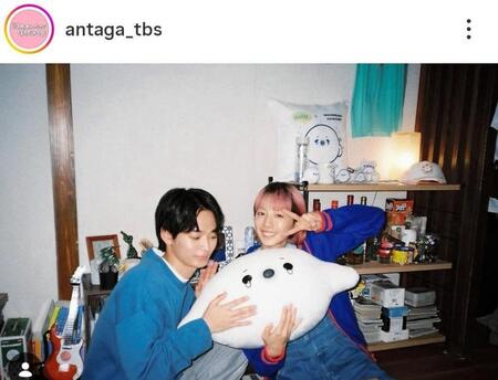 ミナトくんと鮎美。「じゃあ、あんたが作ってみろよ」の公式インスタグラム＠ａｎｔａｇａ＿ｔｂｓより 