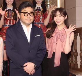 　取材に応じた秋元康氏（左）と指原莉乃（撮影・石井剣太郎）