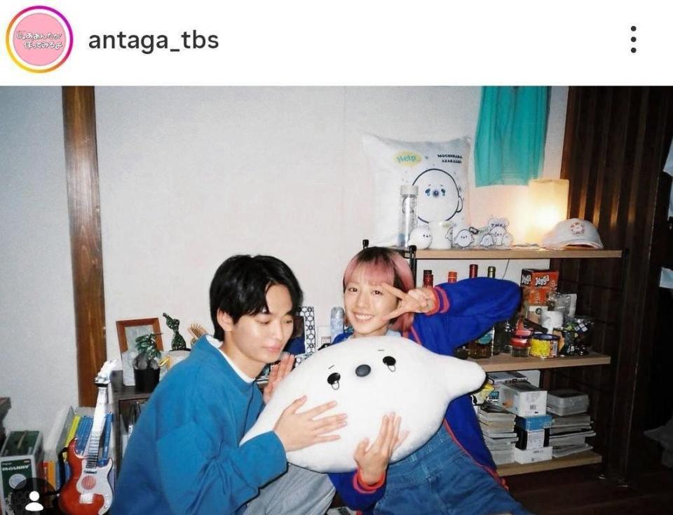 ミナトくんと鮎美。「じゃあ、あんたが作ってみろよ」の公式インスタグラム＠ａｎｔａｇａ＿ｔｂｓより 