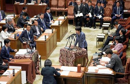　衆院予算委で答弁する高市首相