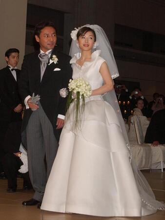 後藤田正純衆院議員（当時）との披露宴で＝２００４年５月、徳島県・大塚美術館