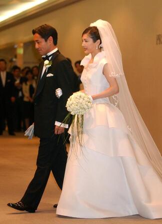 　２００４年、後藤田正純衆院議員（当時）との結婚披露宴で＝徳島