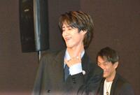 　「コスメティック・プレイラバー２」試写会イベントに「ビジュいいじゃん」ポーズで登場する曽野舜太