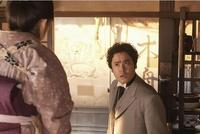 　『ばけばけ』第２６回より。毎月一度の恒例行事となっている銭太郎（前原瑞樹）による借金取り　©ＮＨＫ