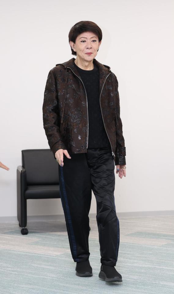 　元気そうな姿を見せた美川憲一（撮影・金田祐二）