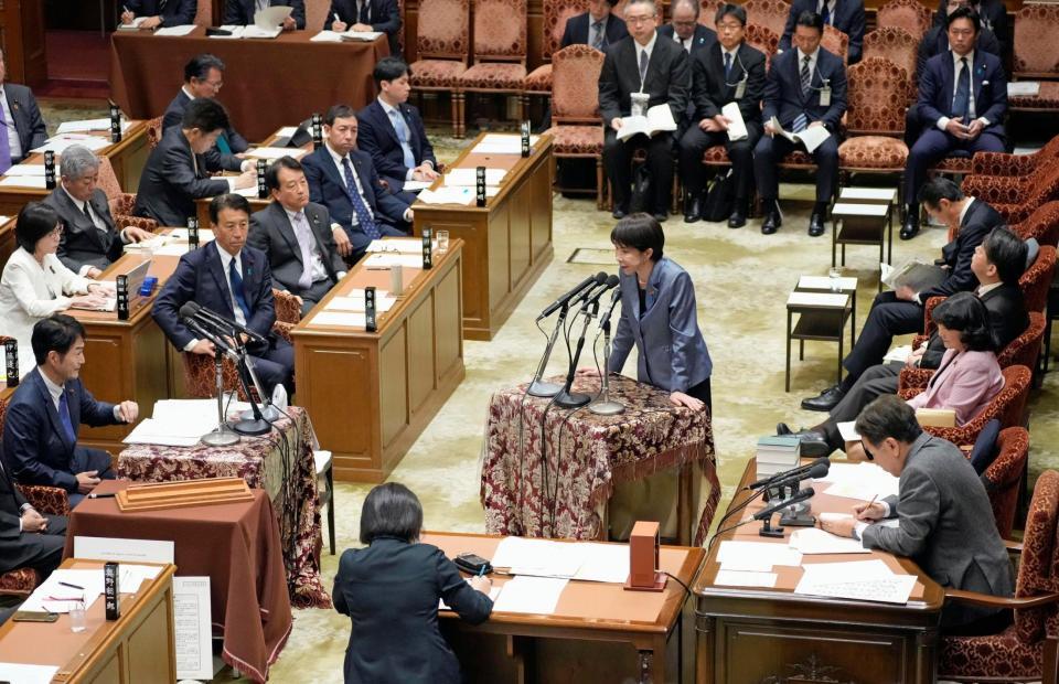 　衆院予算委で答弁する高市首相